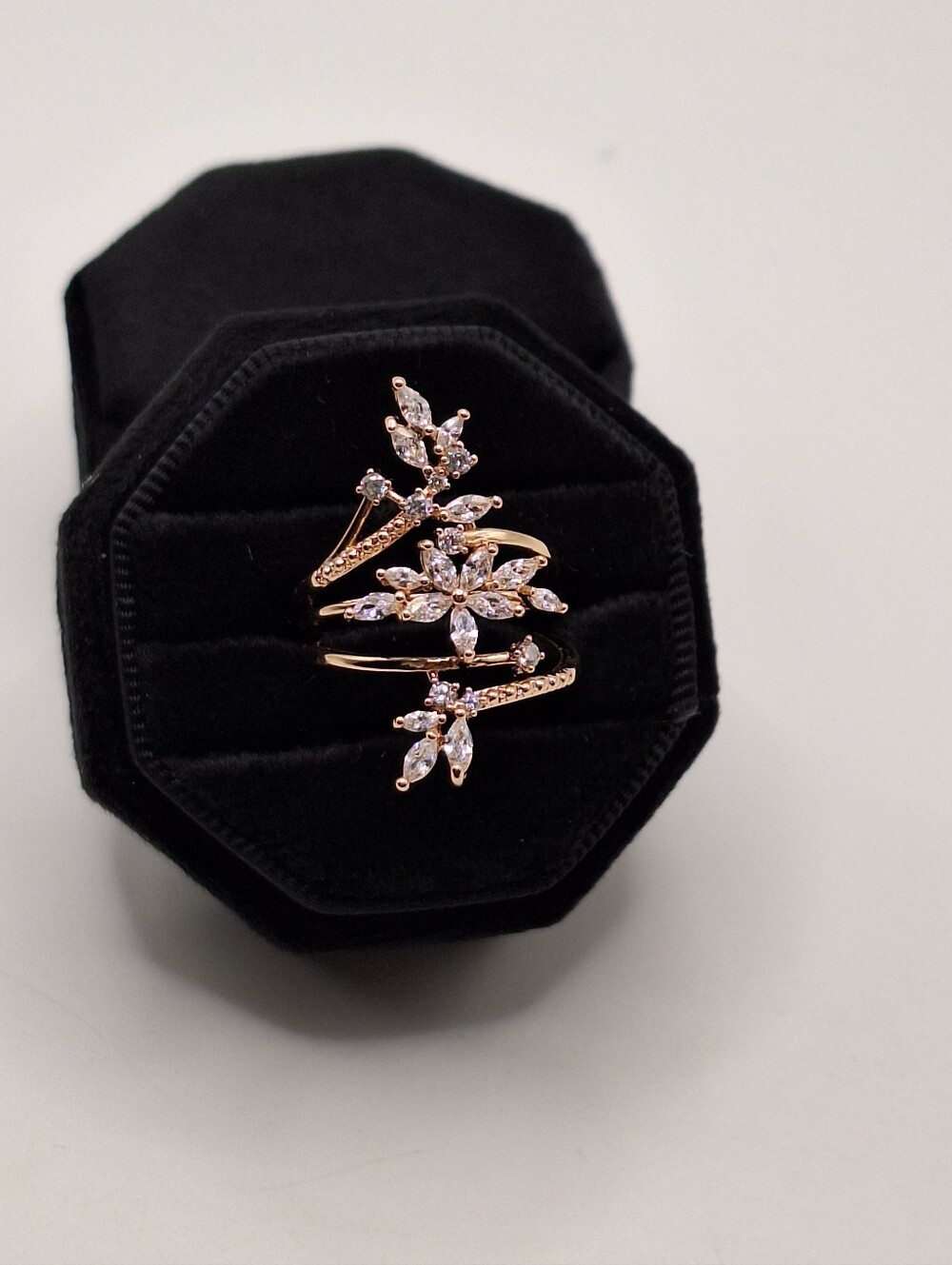 Swarovski Crystal Rose Gold Floral Vine Statement Ring Size 8